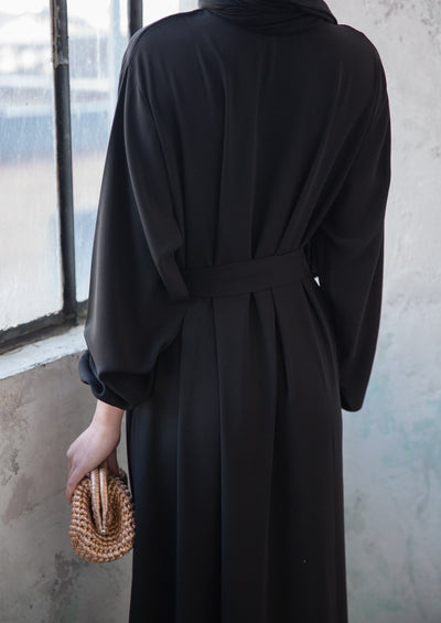 BLACK ESSENTIAL CUFFED ABAYA